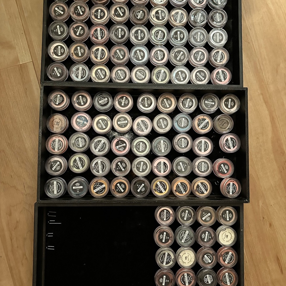 110 Bare Mineral Eyeshadow lot